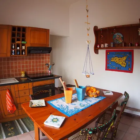 Casa Felice Nel Centro Storico, Ascensore E Terrazzo * Catane