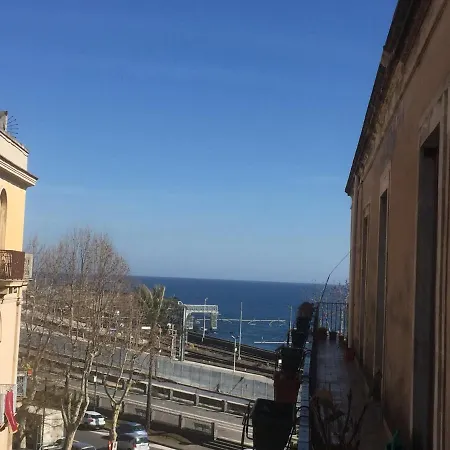 Casa Felice Nel Centro Storico, Ascensore E Terrazzo Catane