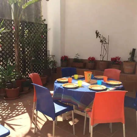 Casa Felice Nel Centro Storico, Ascensore E Terrazzo 아파트 카타니아
